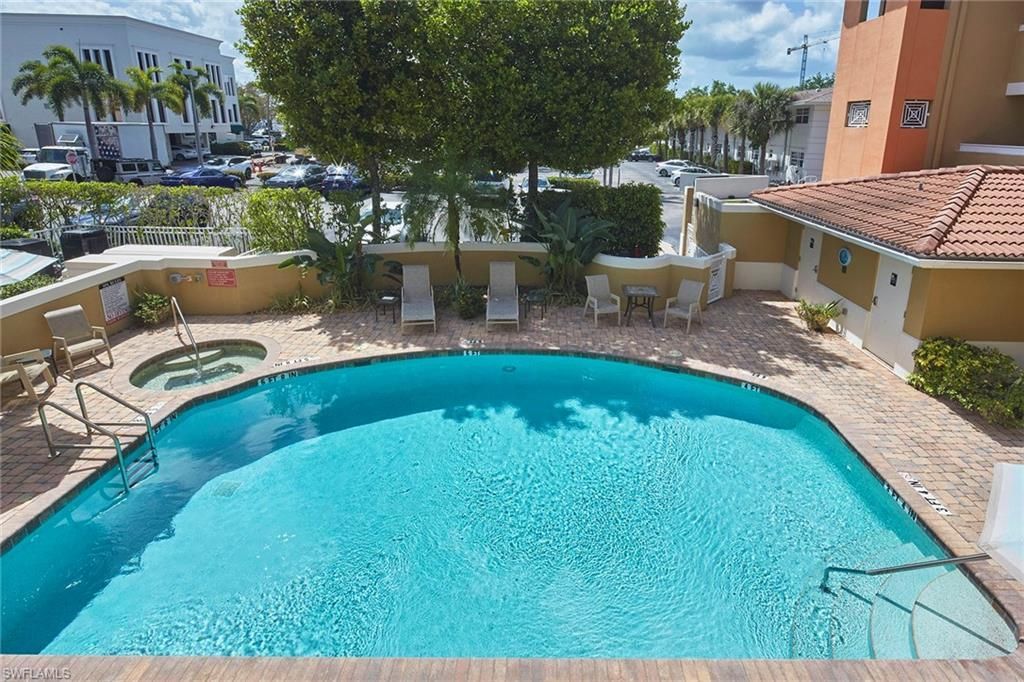 850 6th Ave N, Unit 204, Naples, FL 34102 Photo