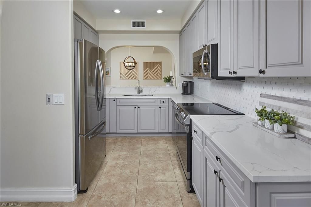 850 6th Ave N, Unit 204, Naples, FL 34102 Photo