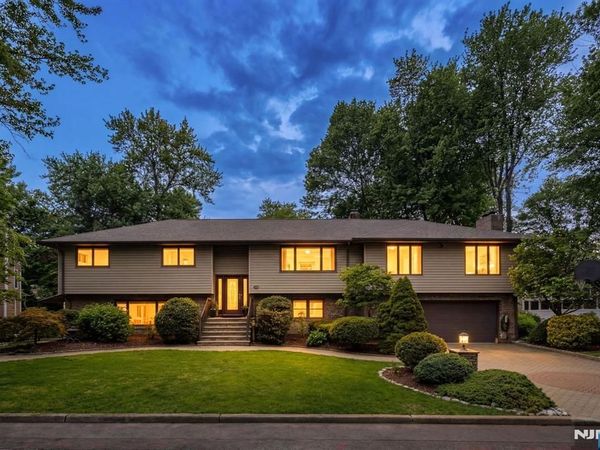 17 Cherry Place, HILLSDALE, NJ 07642