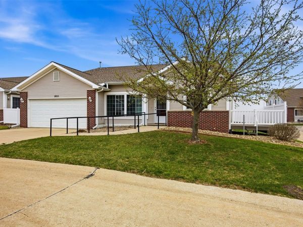 1033 74 Street NE, Cedar Rapids, IA 52402