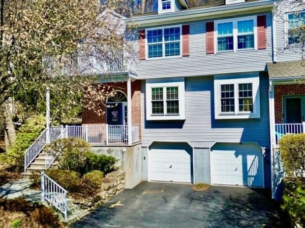 156 Brookside Ln, Mount Arlington, NJ 07856