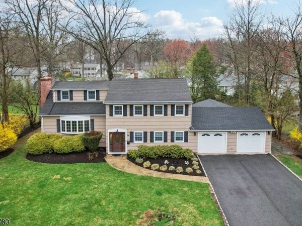 64 Hampton Dr, Berkeley Heights, NJ 07922