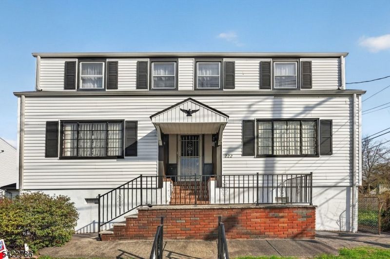 222 Remsen Ave, Woodbridge, NJ 07001 Main Photo