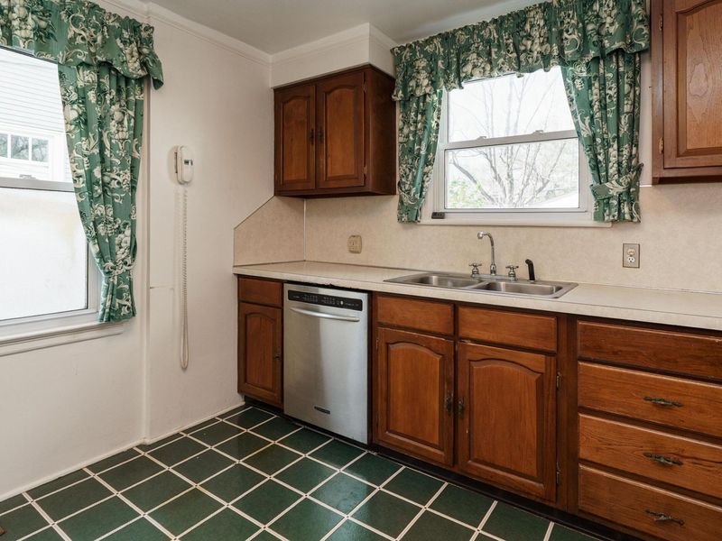 136 Fallis Road , Columbus, OH 43214 Photo 11