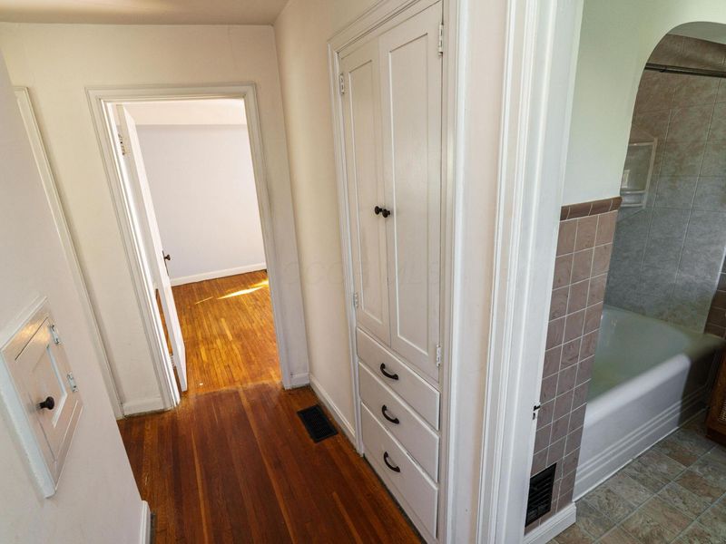 136 Fallis Road , Columbus, OH 43214 Photo 17