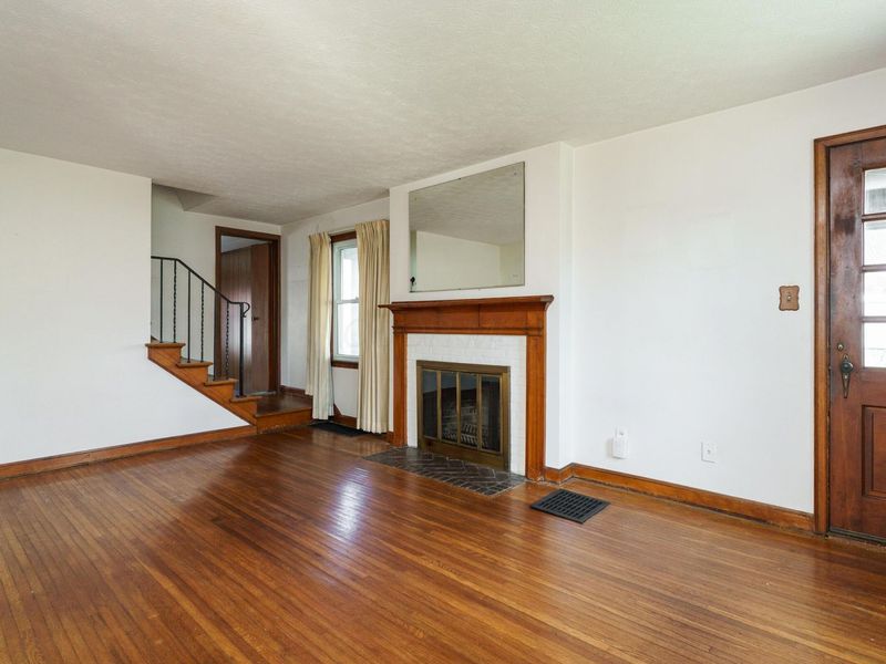 136 Fallis Road , Columbus, OH 43214 Photo 5