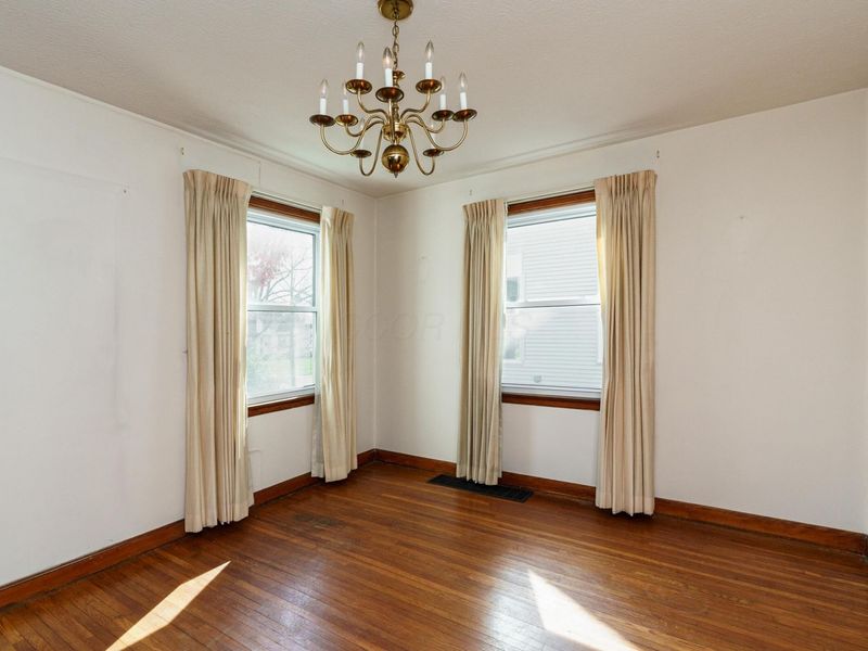 136 Fallis Road , Columbus, OH 43214 Photo 9