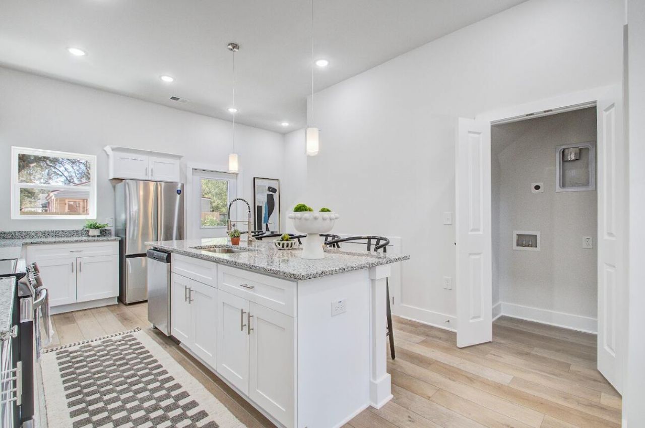 5739 N Murray Avenue Photo 10