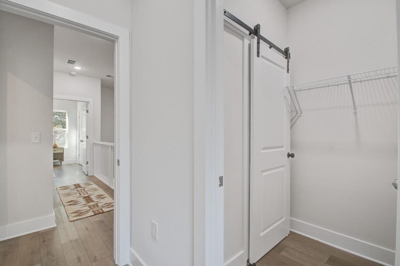 5739 N Murray Avenue Photo 20