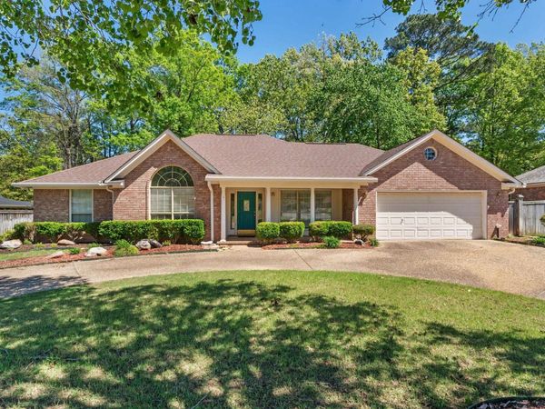 3 St. Thomas Drive, Maumelle, AR 72113
