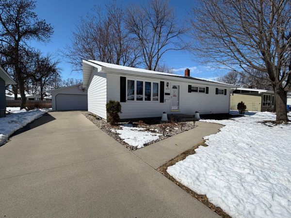 1809 15th Street S, Fargo, ND 58103