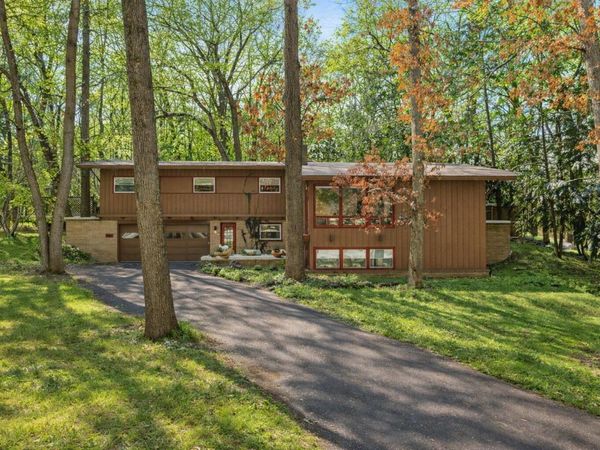 2146 Treehaven Drive, Kalamazoo, MI 49008