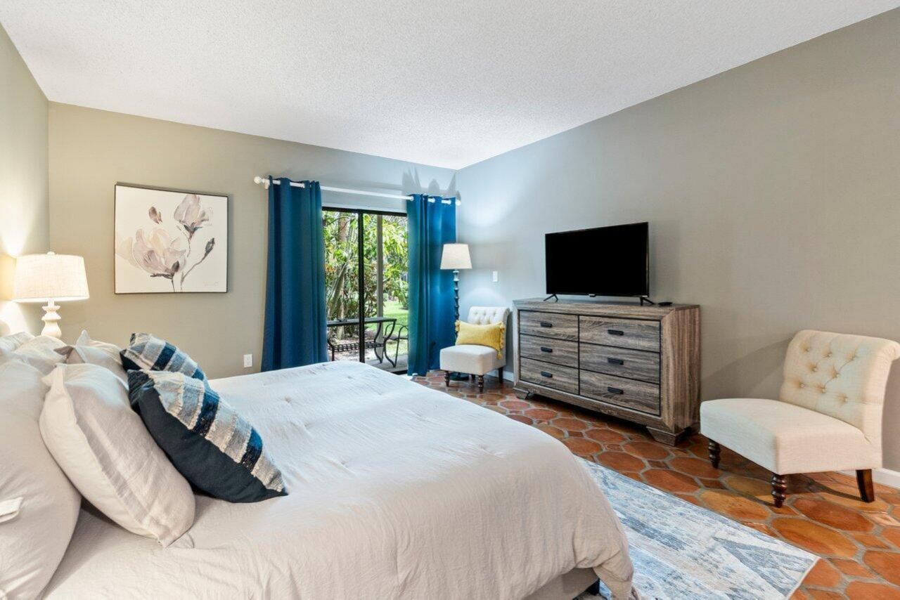 11863 Wimbledon Circle, Unit 406, Wellington, FL 33414 Photo