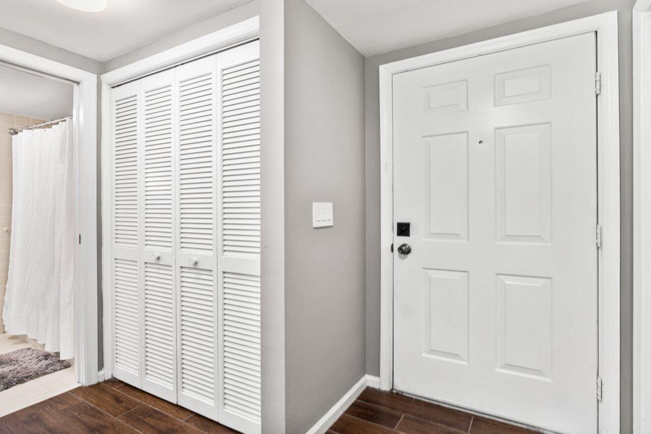 11863 Wimbledon Circle, Unit 406, Wellington, FL 33414 Photo