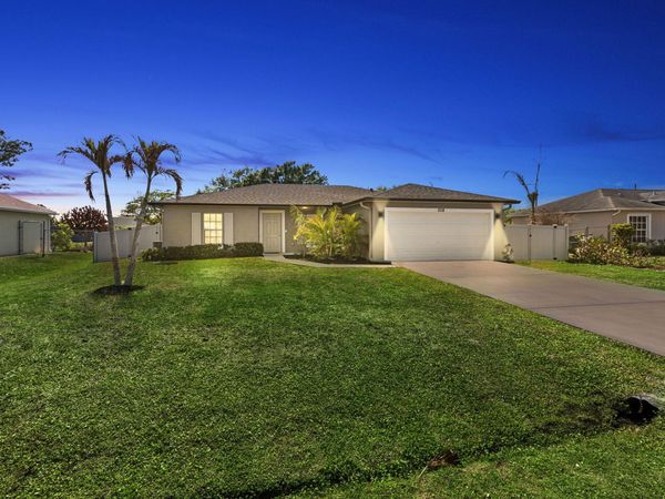 2118 SE Genoa Street, Port St. Lucie, FL 34952