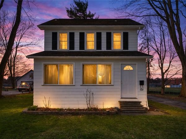 121 Brooklawn Drive, Rochester, NY 14618