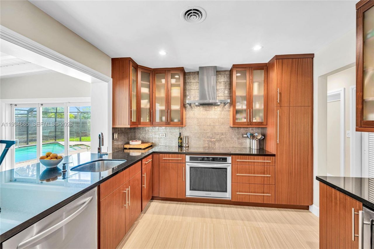 8541 SW 87th Ct, Miami, FL 33173 Photo