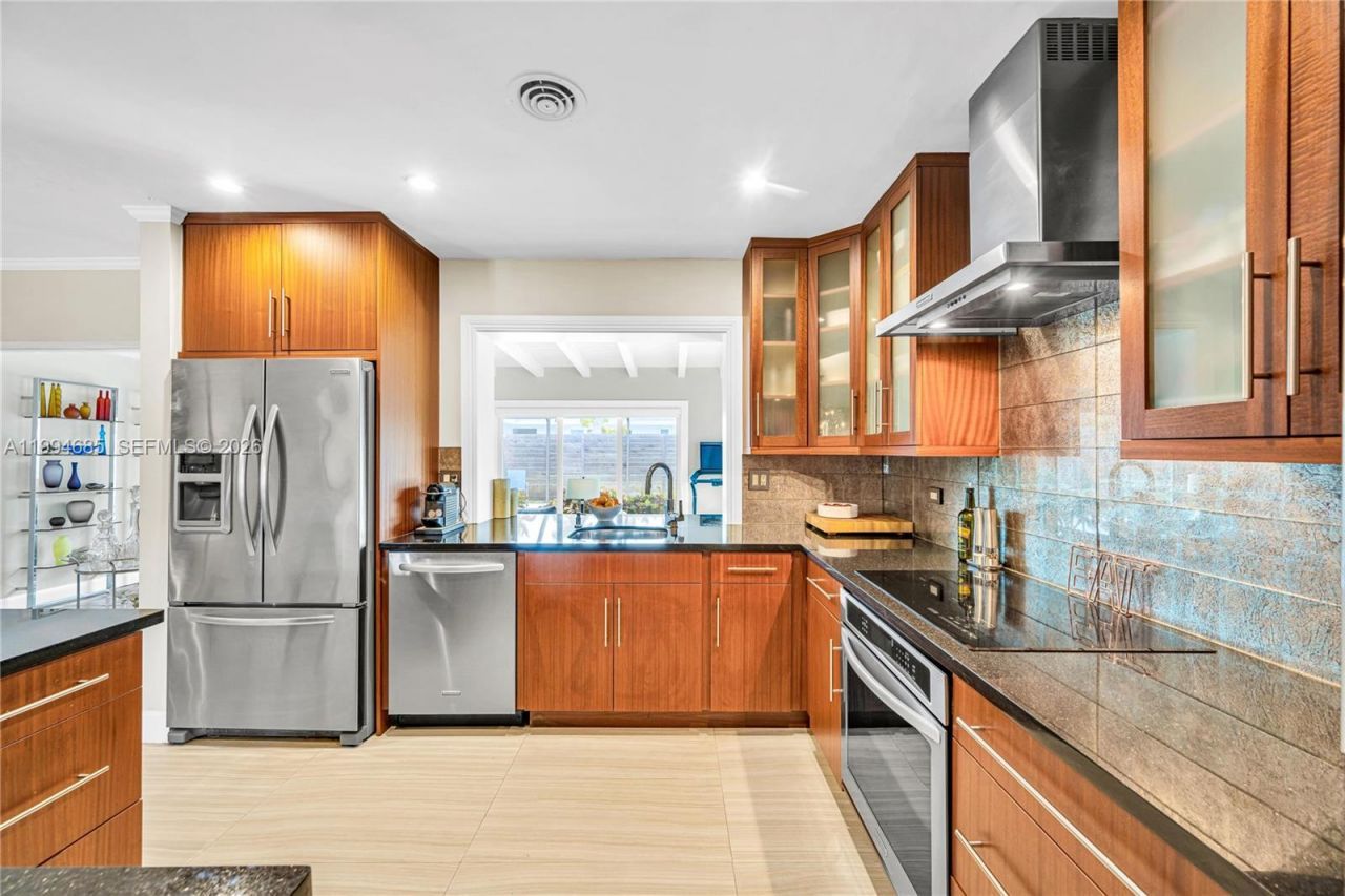 8541 SW 87th Ct, Miami, FL 33173 Photo