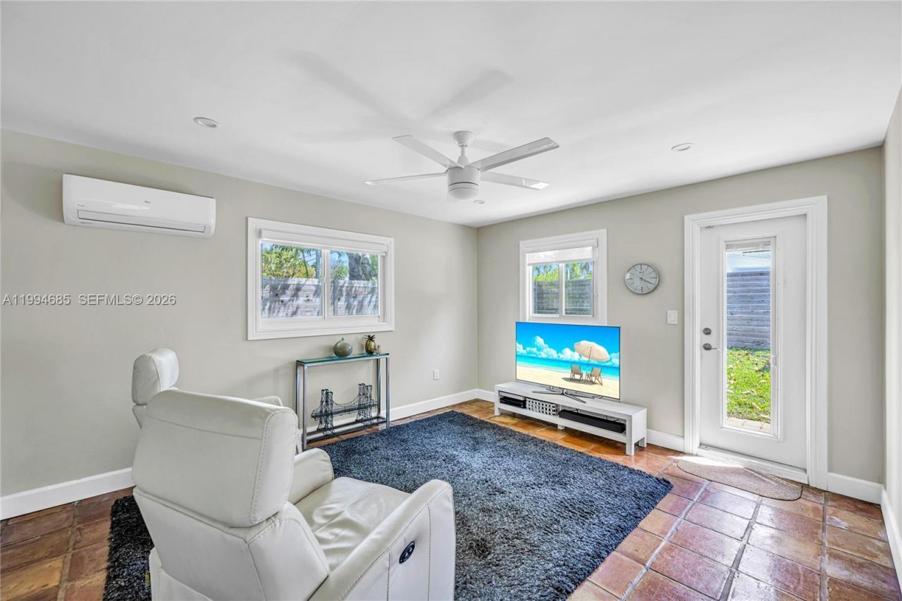 8541 SW 87th Ct, Miami, FL 33173 Photo