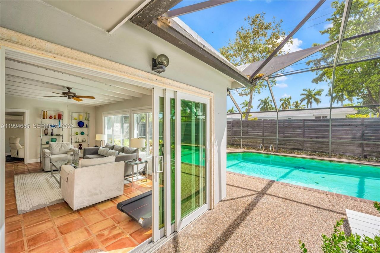 8541 SW 87th Ct, Miami, FL 33173 Photo