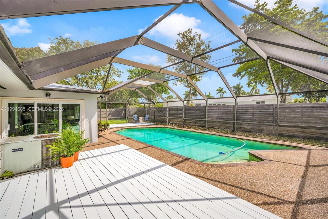 8541 SW 87th Ct, Miami, FL 33173 Photo