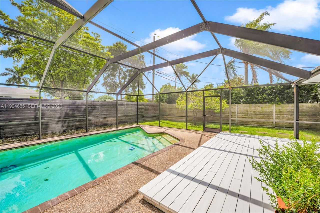 8541 SW 87th Ct, Miami, FL 33173 Photo