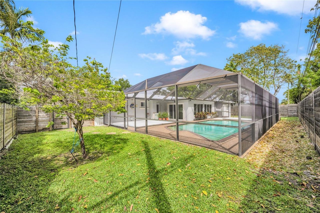 8541 SW 87th Ct, Miami, FL 33173 Photo