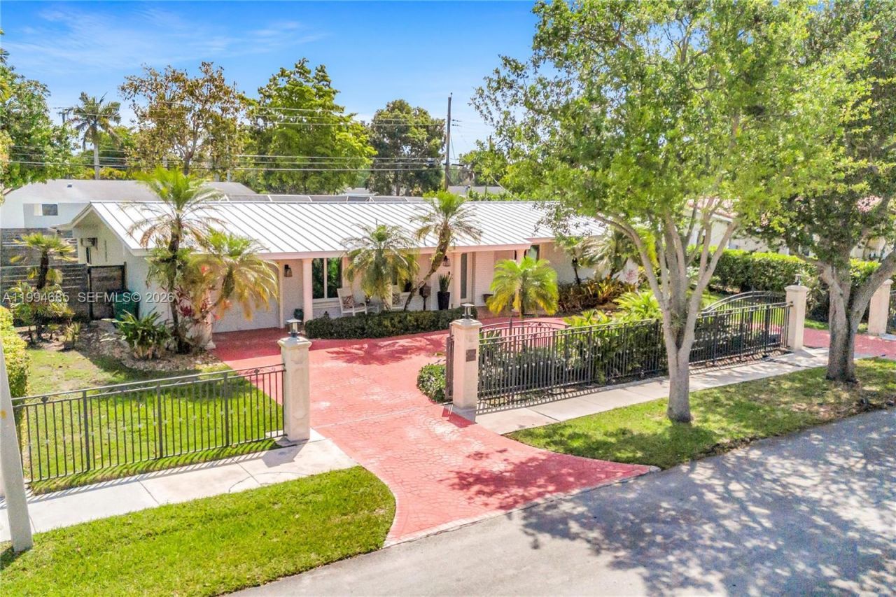 8541 SW 87th Ct, Miami, FL 33173 Photo