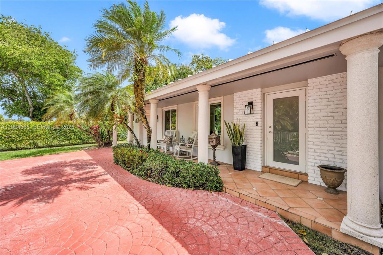 8541 SW 87th Ct, Miami, FL 33173 Photo