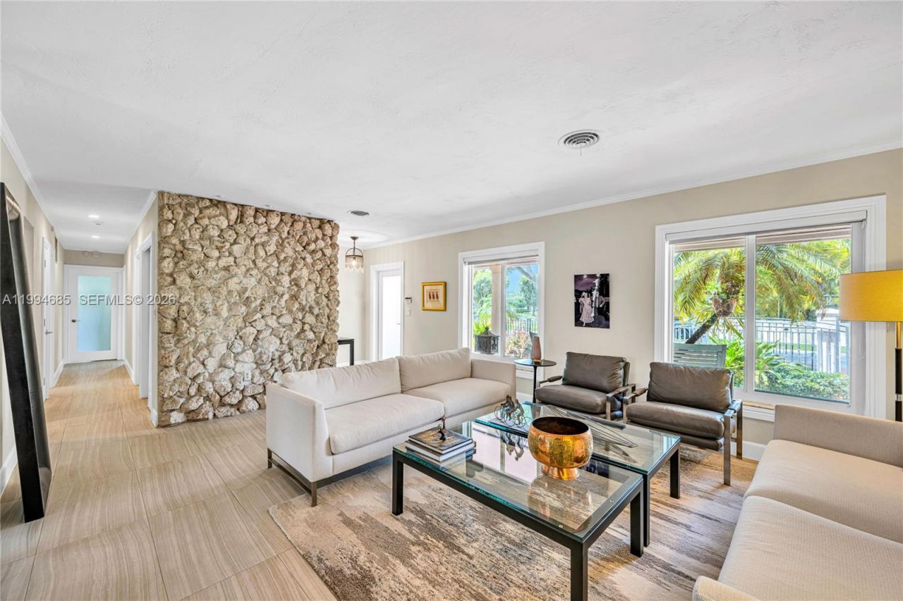 8541 SW 87th Ct, Miami, FL 33173 Photo