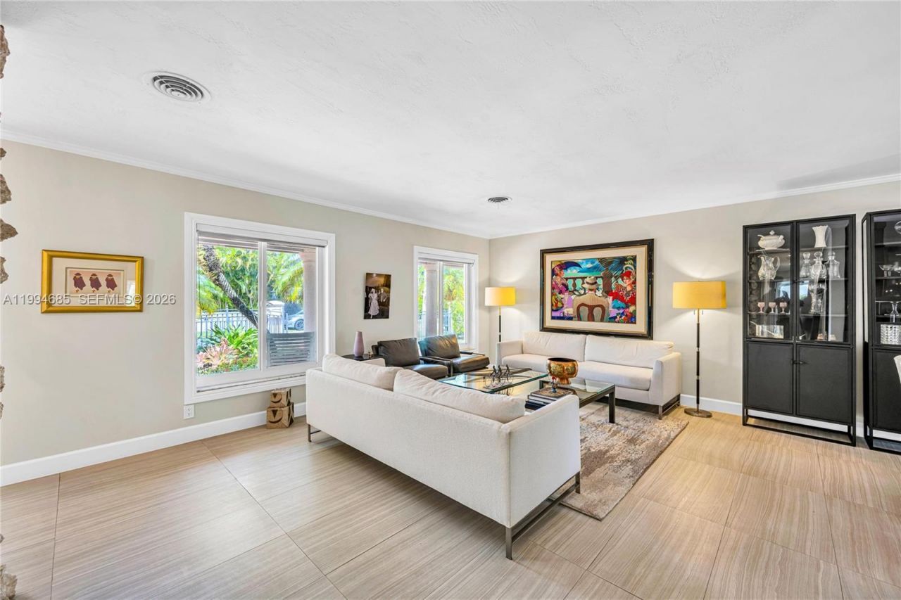 8541 SW 87th Ct, Miami, FL 33173 Photo