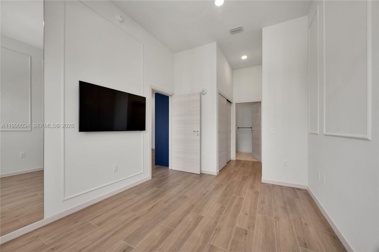 4220 Laguna St, Unit 803, Coral Gables, FL 33146 Photo