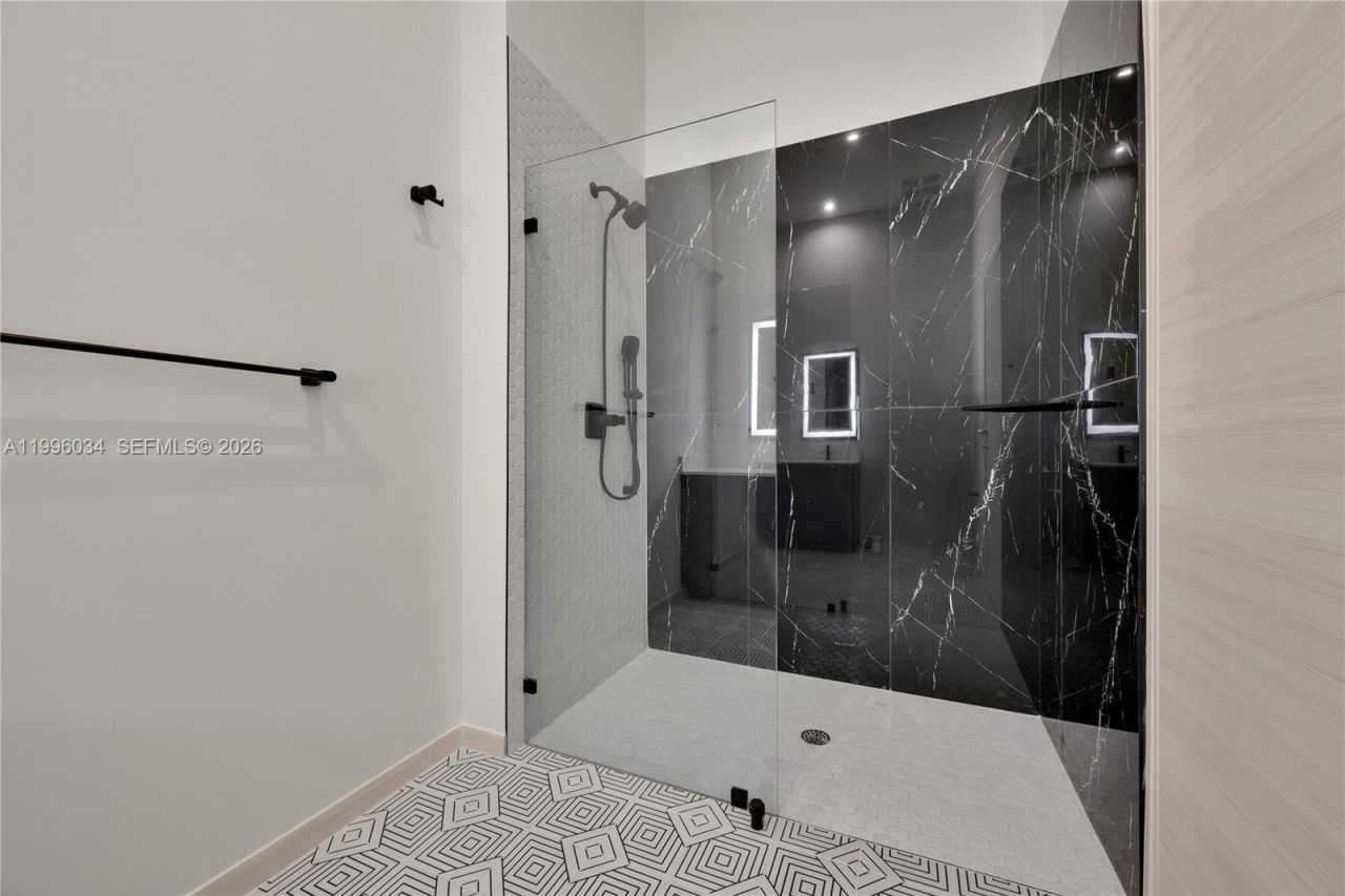 4220 Laguna St, Unit 803, Coral Gables, FL 33146 Photo