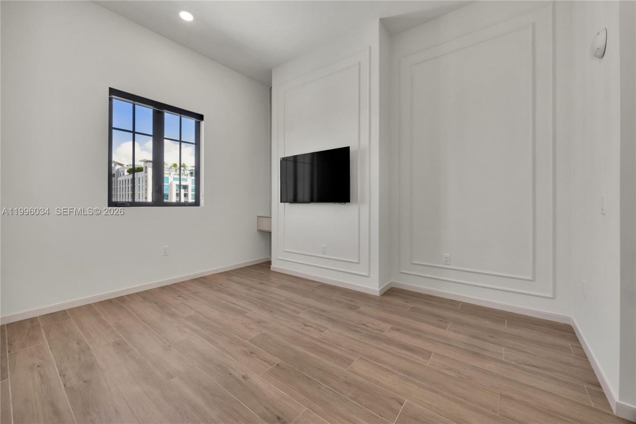 4220 Laguna St, Unit 803, Coral Gables, FL 33146 Photo