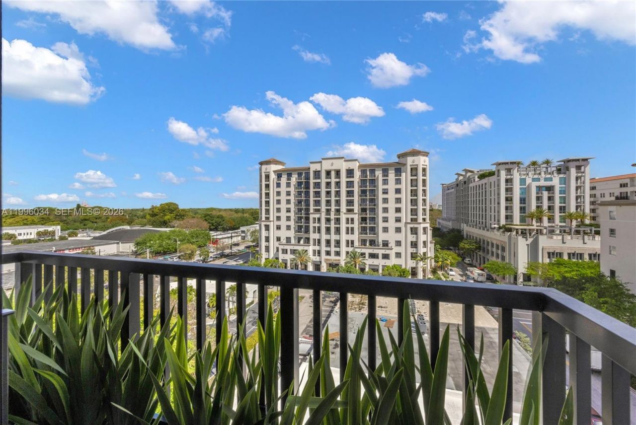 4220 Laguna St, Unit 803, Coral Gables, FL 33146 Photo