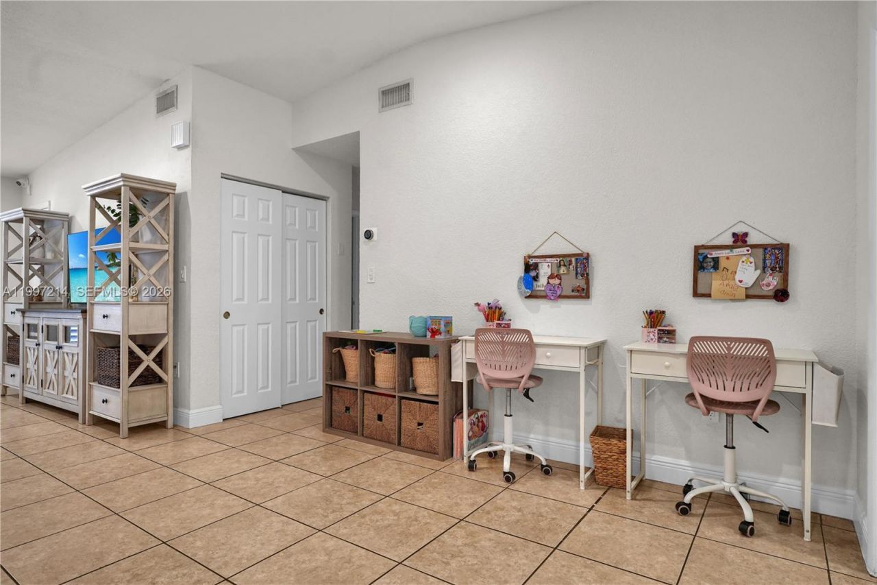 1654 SW 138th Ct, Miami, FL 33175 Photo