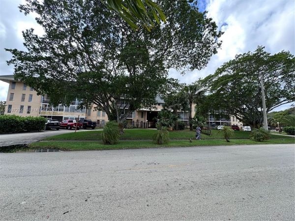4848 NW 24th Ct , Unit 412, Lauderdale Lakes, FL 33313