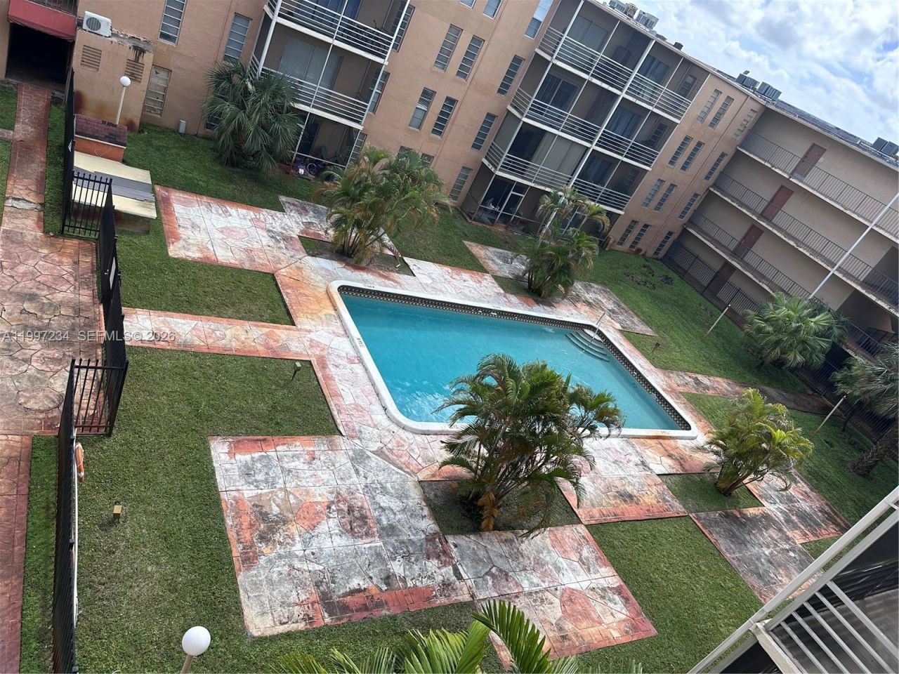 4848 NW 24th Ct, Unit 412, Lauderdale Lakes, FL 33313 Photo