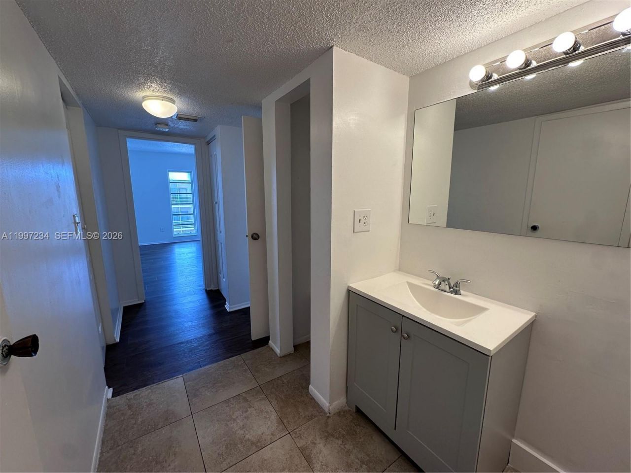 4848 NW 24th Ct, Unit 412, Lauderdale Lakes, FL 33313 Photo