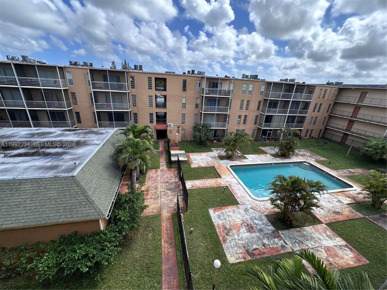 4848 NW 24th Ct, Unit 412, Lauderdale Lakes, FL 33313 Photo