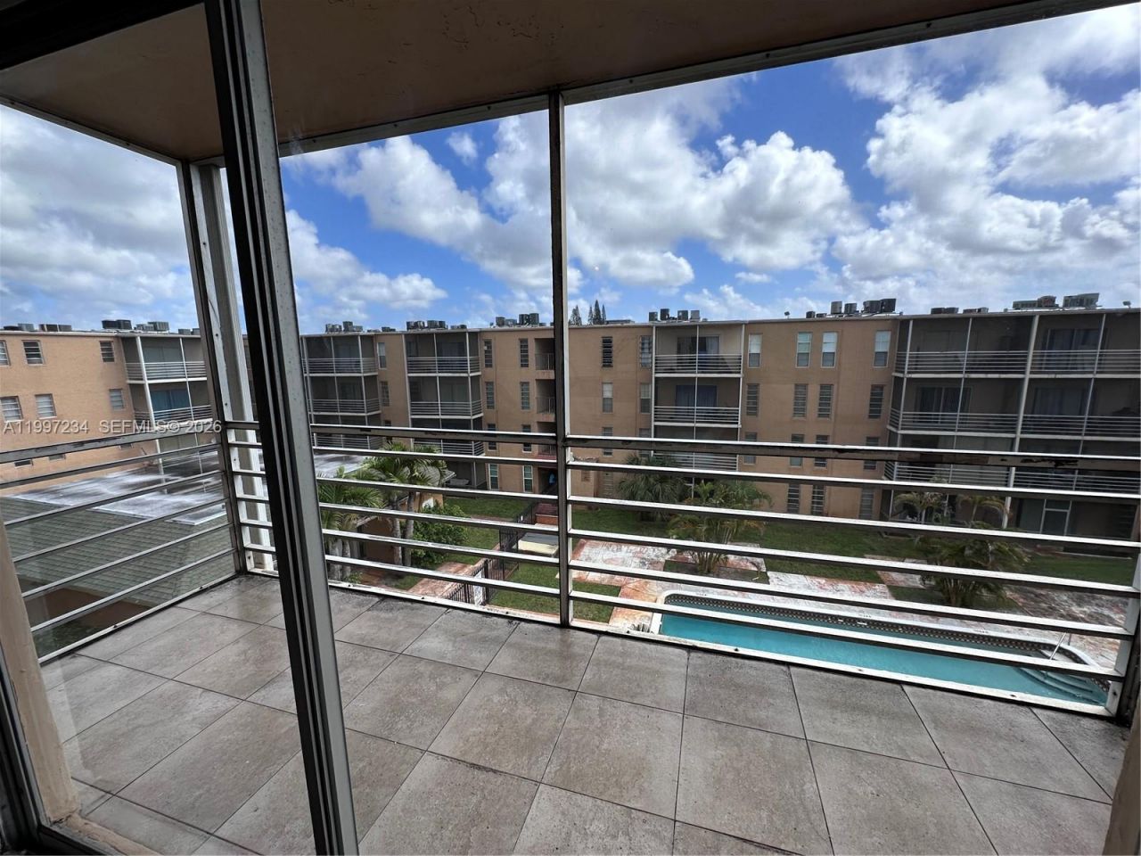 4848 NW 24th Ct, Unit 412, Lauderdale Lakes, FL 33313 Photo