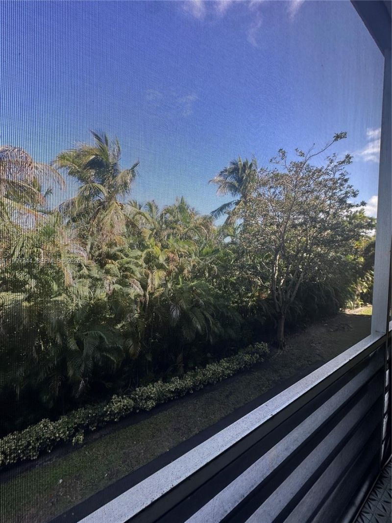 1445 Atlantic Shores Blvd , Unit 307, Hallandale Beach, FL 33009 Photo