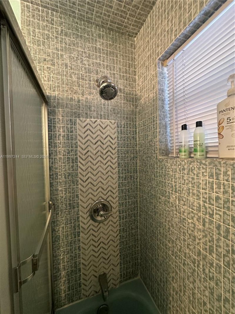 1445 Atlantic Shores Blvd , Unit 307, Hallandale Beach, FL 33009 Photo