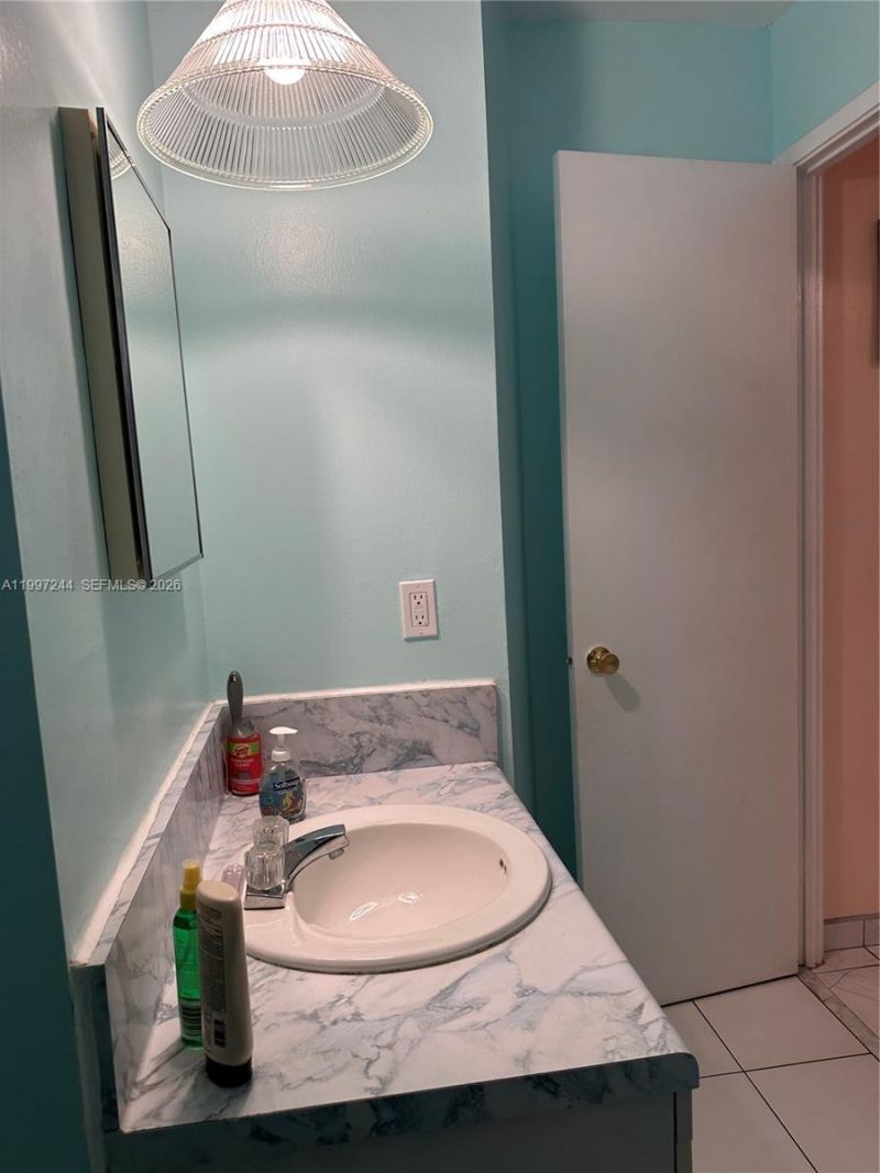 1445 Atlantic Shores Blvd , Unit 307, Hallandale Beach, FL 33009 Photo