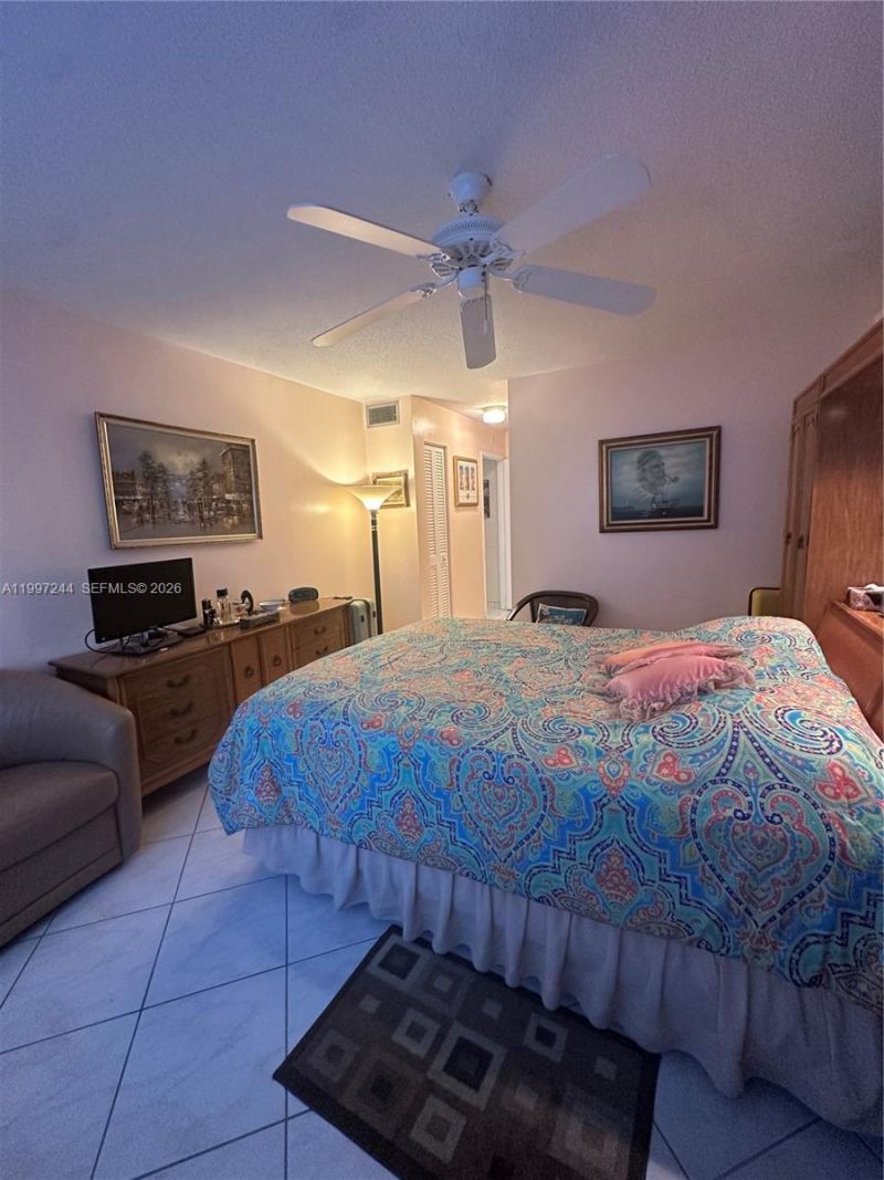 1445 Atlantic Shores Blvd , Unit 307, Hallandale Beach, FL 33009 Photo