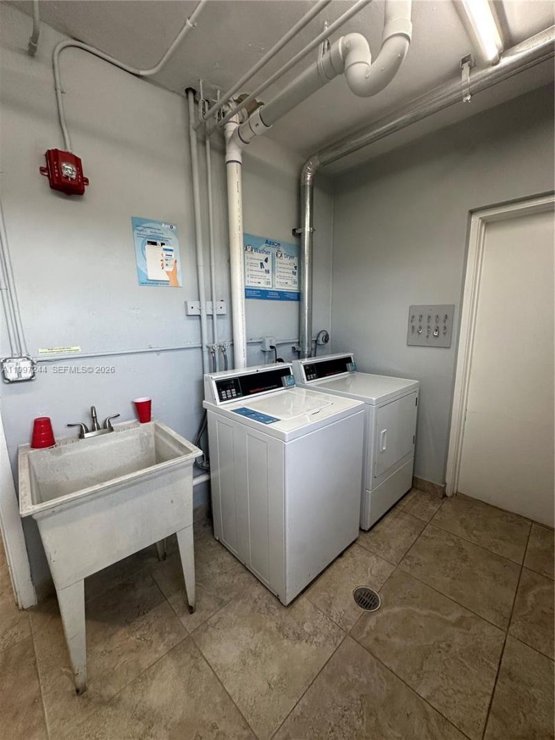 1445 Atlantic Shores Blvd , Unit 307, Hallandale Beach, FL 33009 Photo