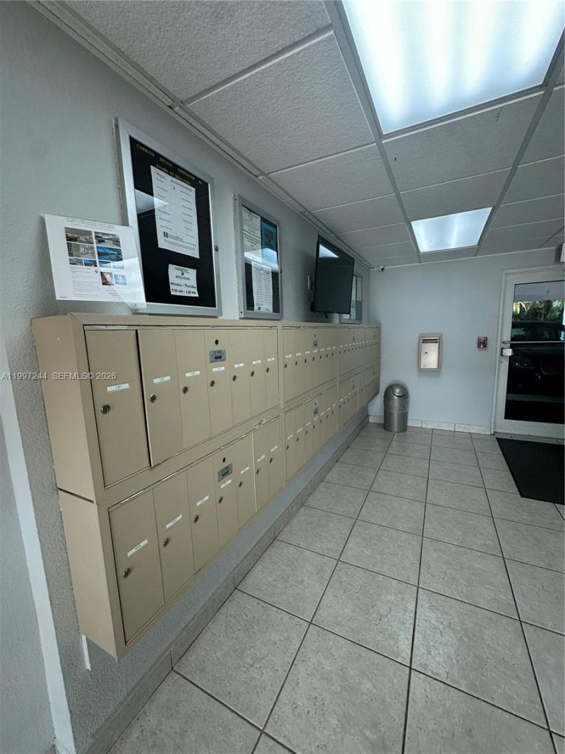 1445 Atlantic Shores Blvd , Unit 307, Hallandale Beach, FL 33009 Photo