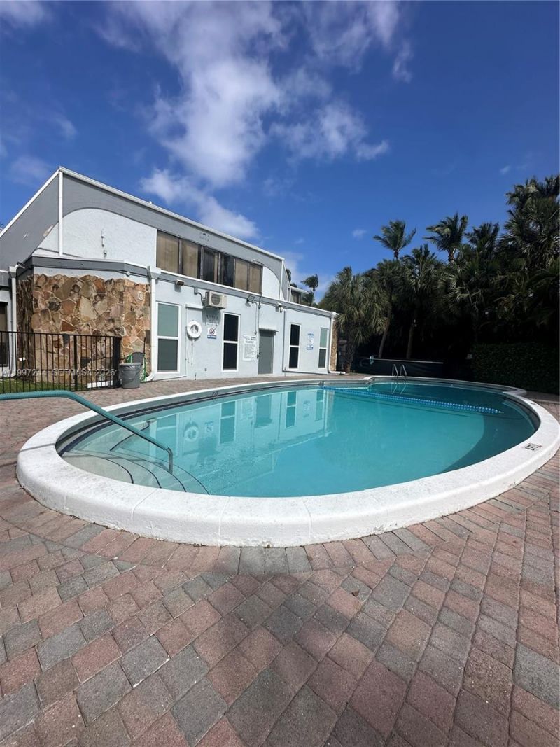 1445 Atlantic Shores Blvd , Unit 307, Hallandale Beach, FL 33009 Photo