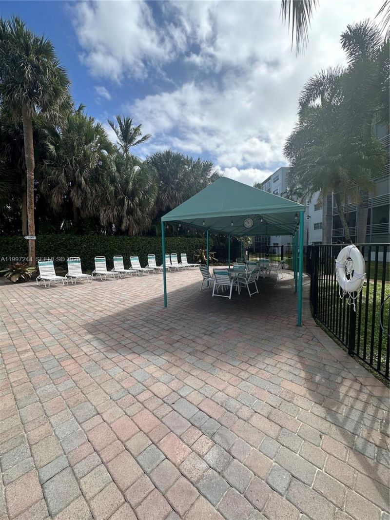 1445 Atlantic Shores Blvd , Unit 307, Hallandale Beach, FL 33009 Photo