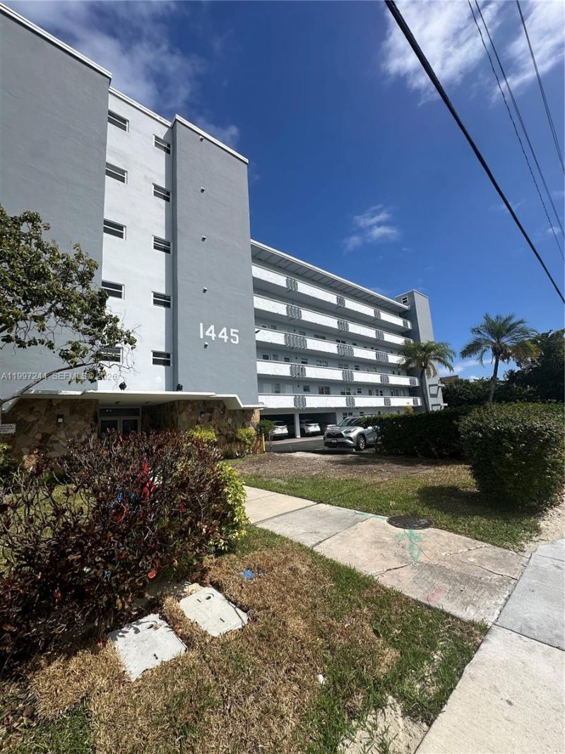 1445 Atlantic Shores Blvd , Unit 307, Hallandale Beach, FL 33009 Photo